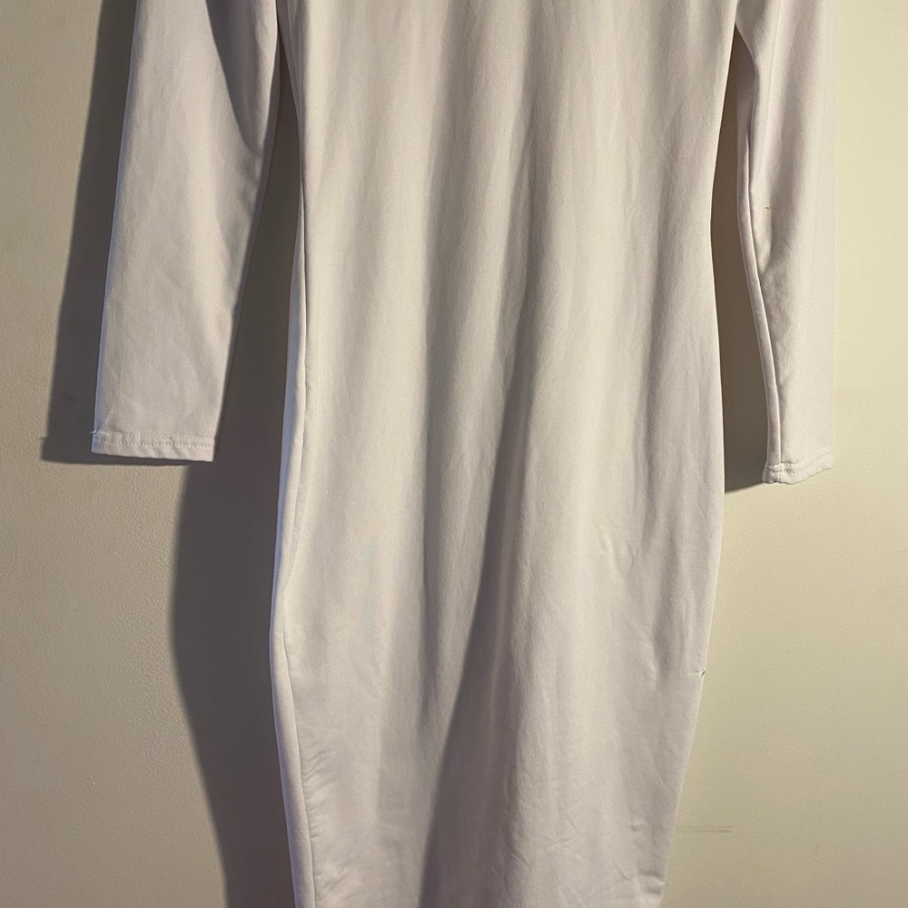 Elegant White Women's Dress - Picture 3 of 9